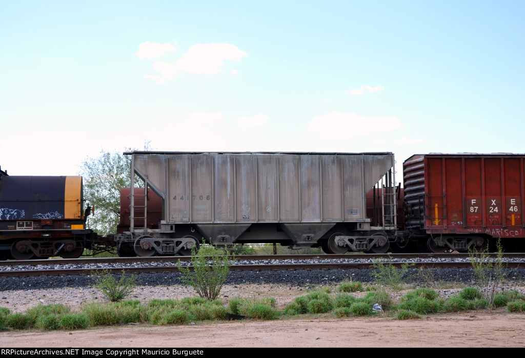 ITLX Covered Hoppers in Hermosillo yard